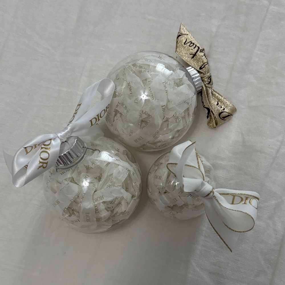 Dior Festive Ornament - Gold and White - Set of 14 - Picture 2 of 10